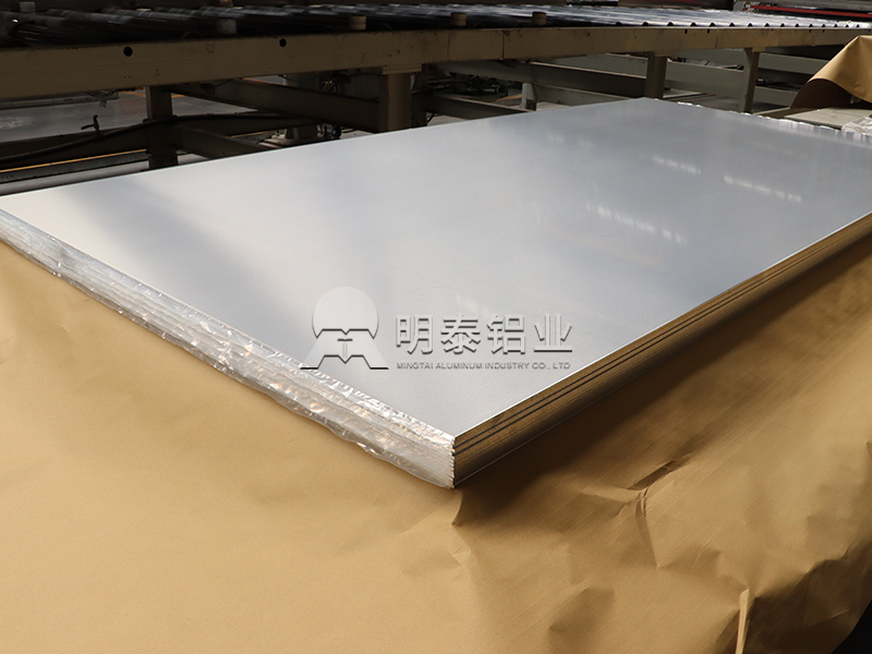 5A06鋁板特性及應(yīng)用詳解 兼具防銹與高強(qiáng)度的工業(yè)優(yōu)選材料